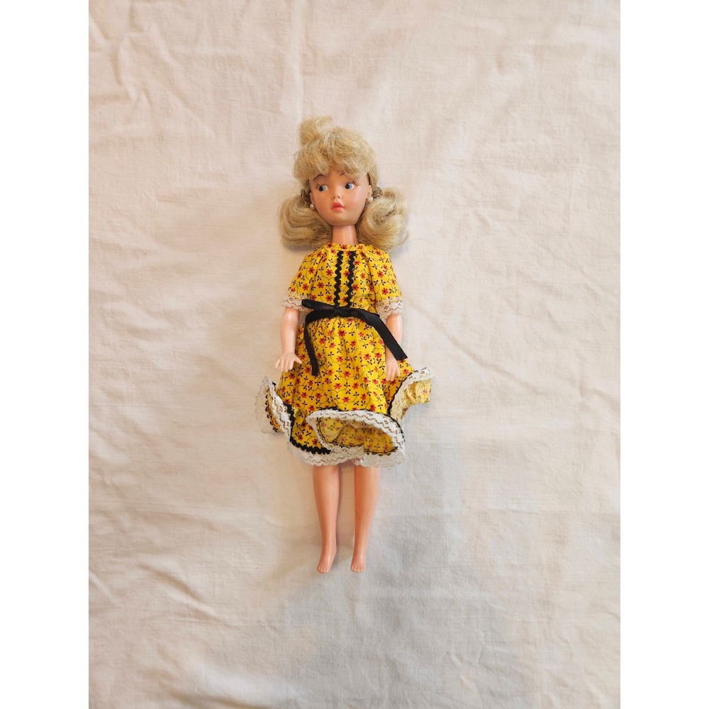 Elly May Clampett Vintage Blonde Yellow Floral Dress Black Ribbon Retro Doll‎